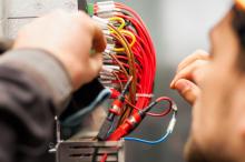 Industrial Electrician in Nottingham and Derby.