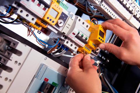 Commercial Electrician Wiring Fuse Board