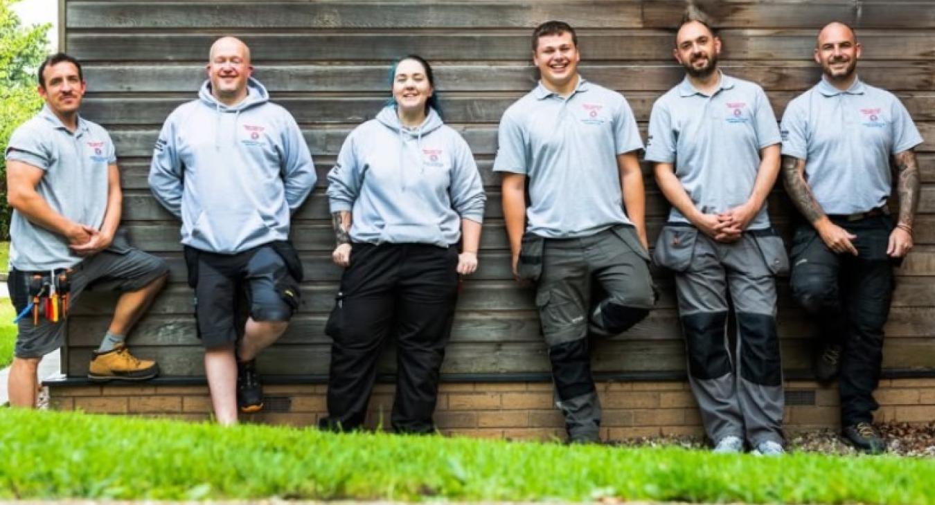 When to call an emergency electrician: Advice for Nottingham commercial business owners. 